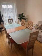 Esstisch aus Satinglas, Ahorn -Vollholz und Metall + 6 Vollholz Stühlen