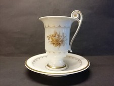 Hohe alte Sammeltasse/Kakaobecher 2teilig Gedeck AK Kaiser Porzellan Golddekor