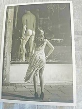 Erotische Kunstpostkarte "Vetrine" Akt Mattglaanzkarte NEU