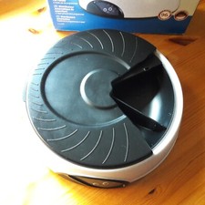 Trixie Futterautomat TX4  4 Portionen incl. 4 neue Duracell Batterien