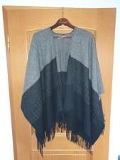 Umhang/Cape schwarz-grau