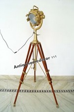 Tripod Stehlampe Strahler