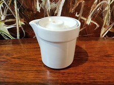 ROYAL COPENHAGEN Fajance, Blaukant - schönes Milchkännchen mit Deckel 3062