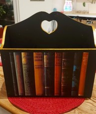 Buch-Thema bemalter Holz