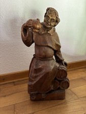 Schöne große Holzfigur