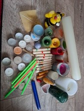 4 kg Kerzen und Reste DDR Blumengesteck