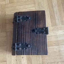 Holzbuchkassette oder eine
