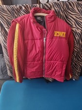 NEU Gr. 176 JUNGEN HERBST JACKE 2TEIL- OPTIK  WIE (PULLOVER & WESTE)  ROT GELB