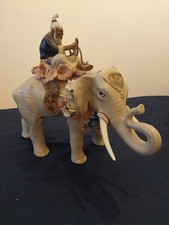 Dekorativer Porzellan Elefant