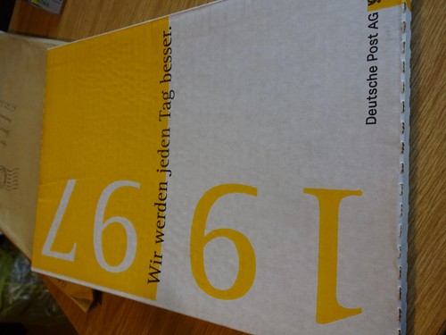 Einen briefmarkenkalender der - einen,