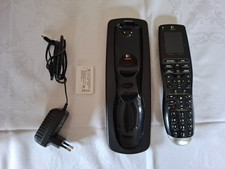 Logitech Harmony One Universalfernbedienung – inkl. Ladeschale und Netzteil