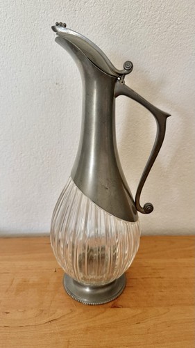 Alte karaffe aus - karaffe, /