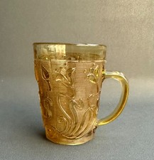 Antik Henkelbecher Pressglas