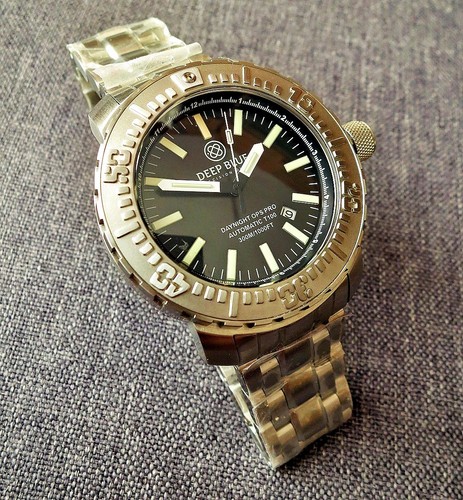 Taucheruhr deep blue 300m - "deep, blue"