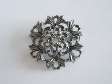 Silberfarbene Modeschmuck