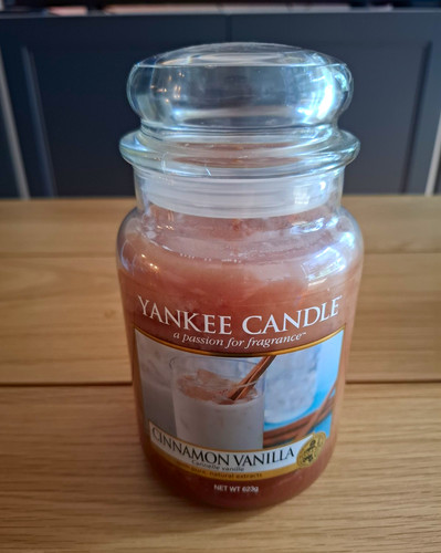 Yankee candle cinnamon vanilla - cinnamon,