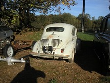 RENAULT 4CV Aufbruch nach