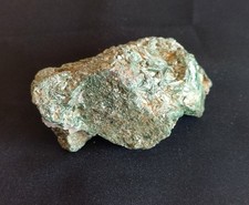 Fuchsite, grüner Rohstein aus