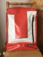 Schöner FREITAG Hazzard Rucksack aus LKW Plane rot weiß "U" sehr guter Zustand