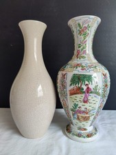 2 dekorative Porzellanvasen