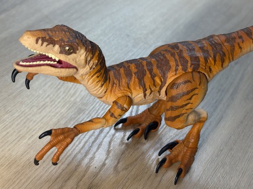 Mattel jurassic world amber - mattel,