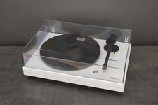 Music Hall mmf-5.1 Weiß HG - Riemen angetriebener Plattenspieler ++ UVP 749 € ++