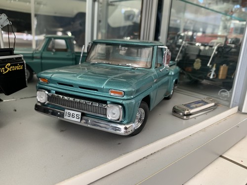 Modellauto chevrolet - modellauto, 1:18