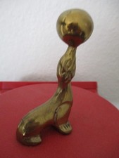 alt massive Messing Figur Delfin mit Ball Bosse Ära Rarität Nachlass Oma Vitrine