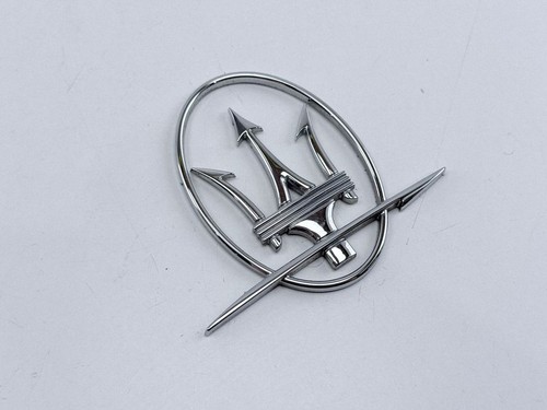 Maserati ghibli 2015 badge - ghibli,