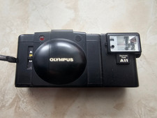 Olympus XA2 Point & Shoot 1:3,5 f=35mm KleinBildKamera + A11 Blitz | Schwarz