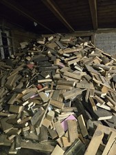 Brennholz aus Paletten und Bauholz Ofenfertig