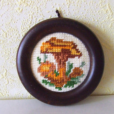 Gobelin Stickbild Gobelinstickerei gestickt Pilz gestickter Stramin Handarbeit 