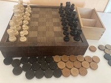 Konvolut Antik Mühle Spiel & Schachbrett neuere Holz Schachfiguren