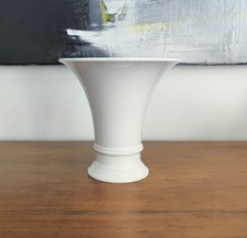 KPM KÖNIGLICHE PORZELLANMANUFAKTUR / VASE "TROMPETENFORM 4" / WEISS / 14CM