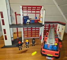 Playmobil 9462 Feuerwache + 9803 Erweit. + 3525 Feuerwehr Leiterwagen