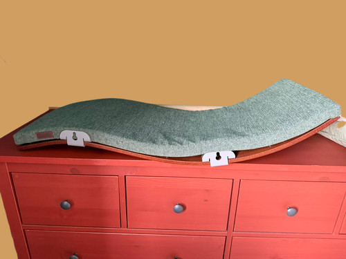 Cosy and dozy cat wave - cosy,
