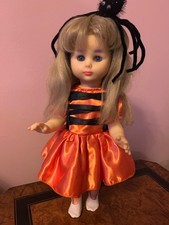 Halloween Deko Schildkröt Vinyl Puppe mit Grusel Spinne ca. 44 cm