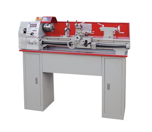 METALLDREHMASCHINE