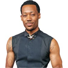 Tyler James Williams (Vest) Halber Körper Buddy Ausschnitt
