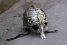 Wikinger Helm mit Kettenhemd