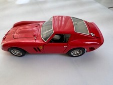 Ferrari 250 GTO 1962 in rot, Burago 1:18