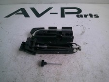 VW Caddy 2K 5 IV Maxi Bordwerkzeug Bord Werkzeug + Kasten Wagenheber 2K5011031C