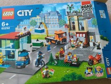 LEGO 60292 City Stadtzentrum mit Figuren
