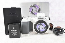 Nikon 1 V2 Gehäuse in Weiß - Mit 4683 Klicks - GT24 Sale! - 12 Monate Gewähr