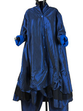 AKH Mantel in A-Form aus