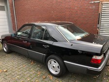 Mercedes W124 200D schwarz mit H kenzeichen Tüv neu
