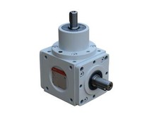 Vogel Kegelradgetriebe L 100 Winkelgetriebe i = 3,0 : 1 Umlenkgetriebe BA50