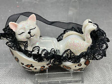 Christbaumschmuck Weihnachtsschmuck  Ornament Katze im BH Weiß Kugel Figur