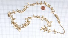 Goldfarbene Perlenkette Modeschmuck