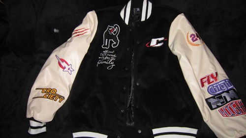 Stylische cro tour merch - cro,